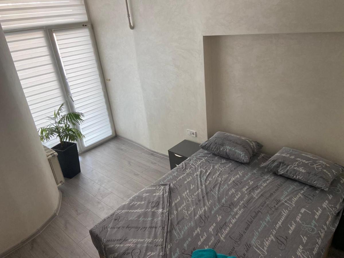 Kulisha 2Bedroom Apartment Near Opera House With Balcony Liov Exterior foto